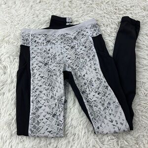 Lululemon Speed Tight *Full-On Luxtreme Unbreakable White Black